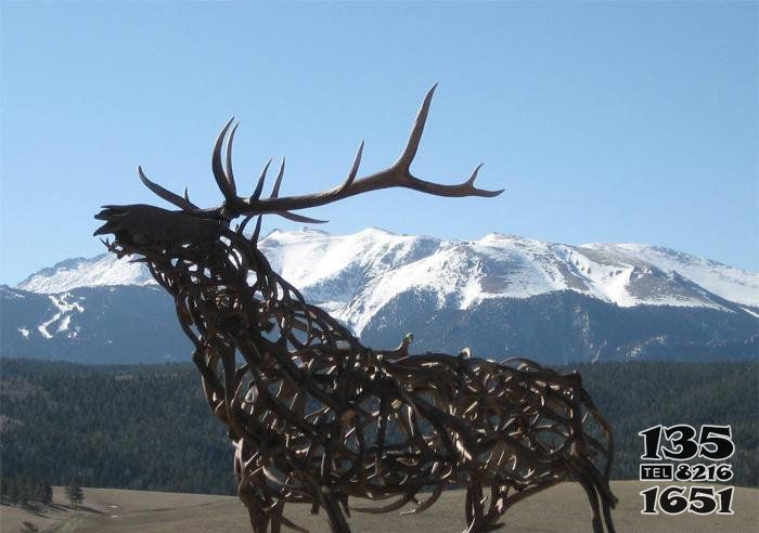公园抽象鹿动物铜雕图片