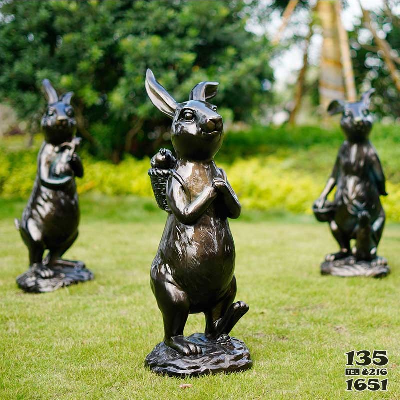 仿铜卡通兔子雕塑草坪园林景观小品模型草地摆件花园庭院装饰造景图片