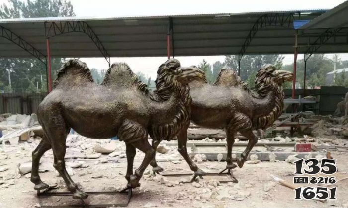 骆驼动物铜雕图片