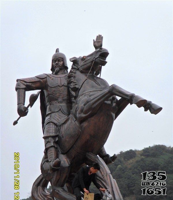 骑马战士广场景观铜雕图片