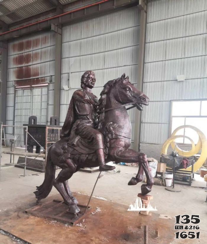 西方人物骑马铜雕图片
