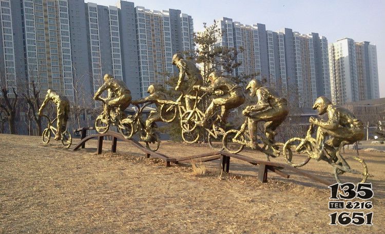 玩花样自行车人物铜雕图片