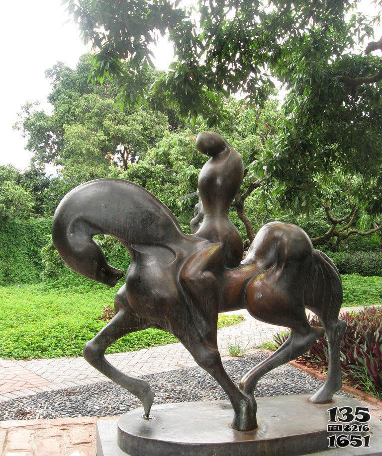 公园抽象骑马人物景观铜雕图片