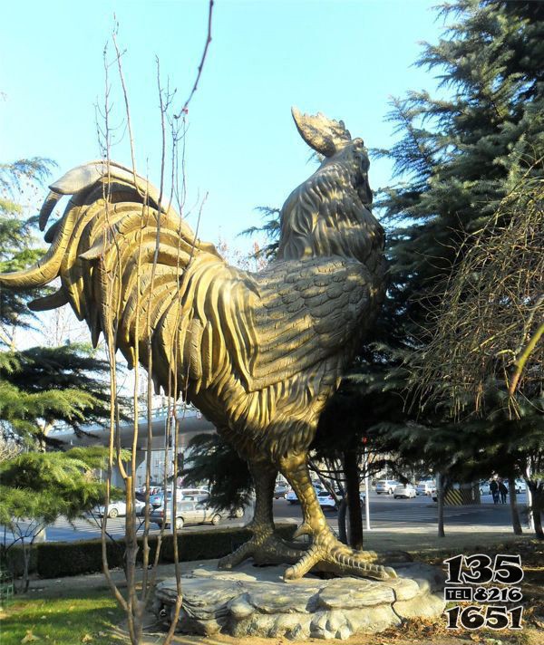 公园公鸡动物铜雕图片