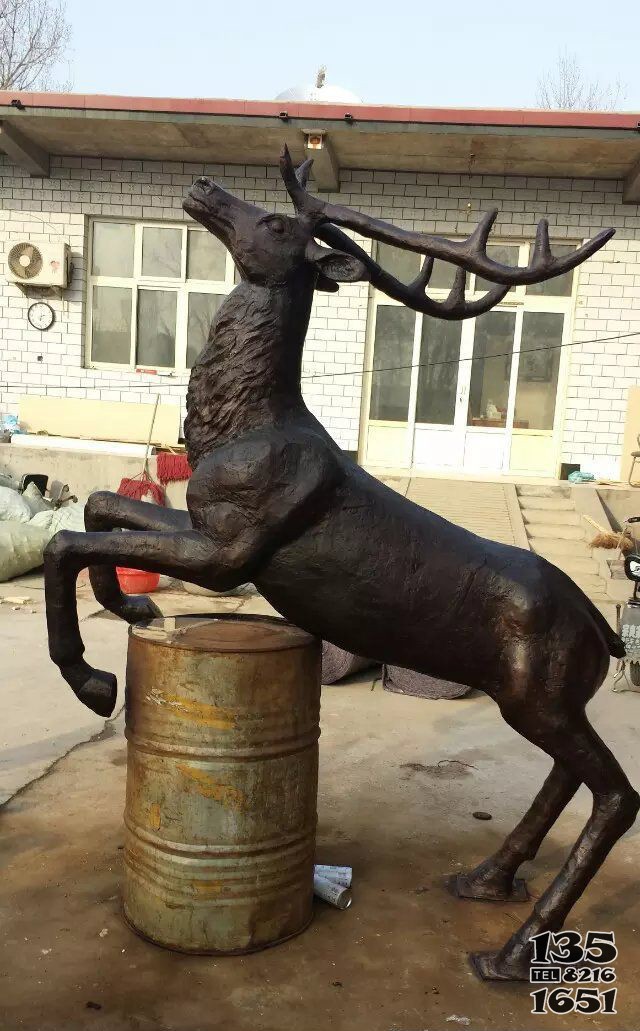 铸铜羚羊公园动物铜雕图片