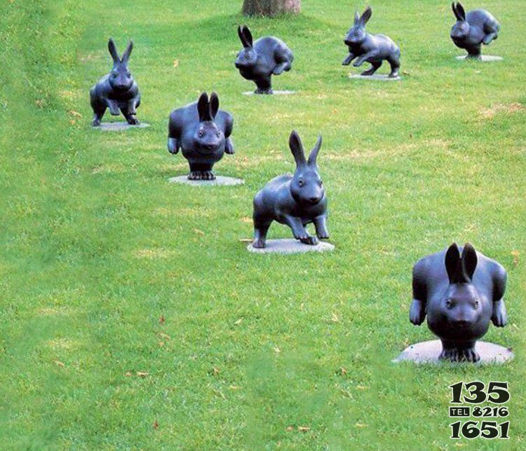 公园动物奔跑的兔子铜雕图片