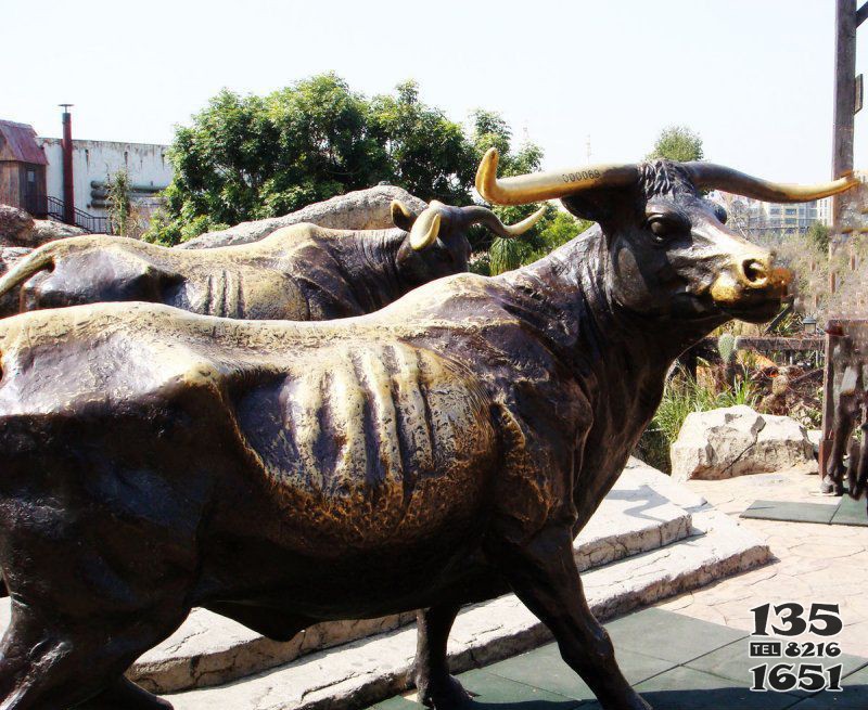 牛动物铜雕图片