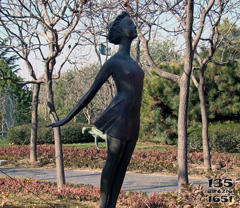 美女吹风公园人物铜雕图片